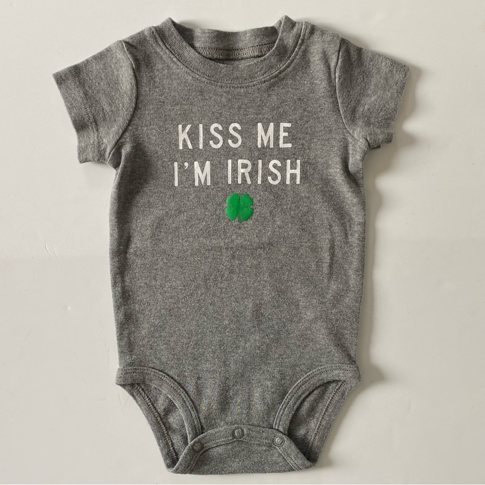 St. Patricks Day One Piece Size 9 Months Carter’s Shamrock Kiss Me I’m Irish